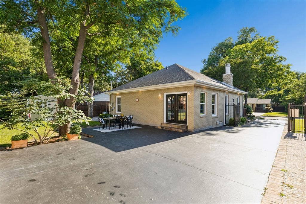 9966 Coppedge Lane, Dallas, TX 75220 9966 Coppedge Lane, Dallas, TX 75220