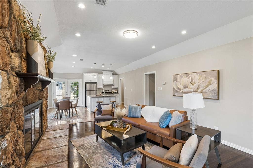 9966 Coppedge Lane, Dallas, TX 75220 9966 Coppedge Lane, Dallas, TX 75220