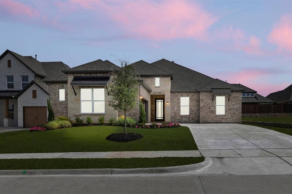 2027 Clairmount Drive, Rockwall, TX 75087 01. 2027 Clairmount - Twilight