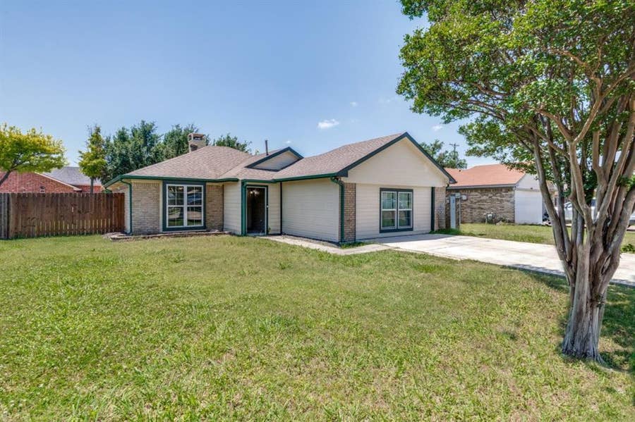 Property photo for 7410 Jessica Way, Rowlett, TX
