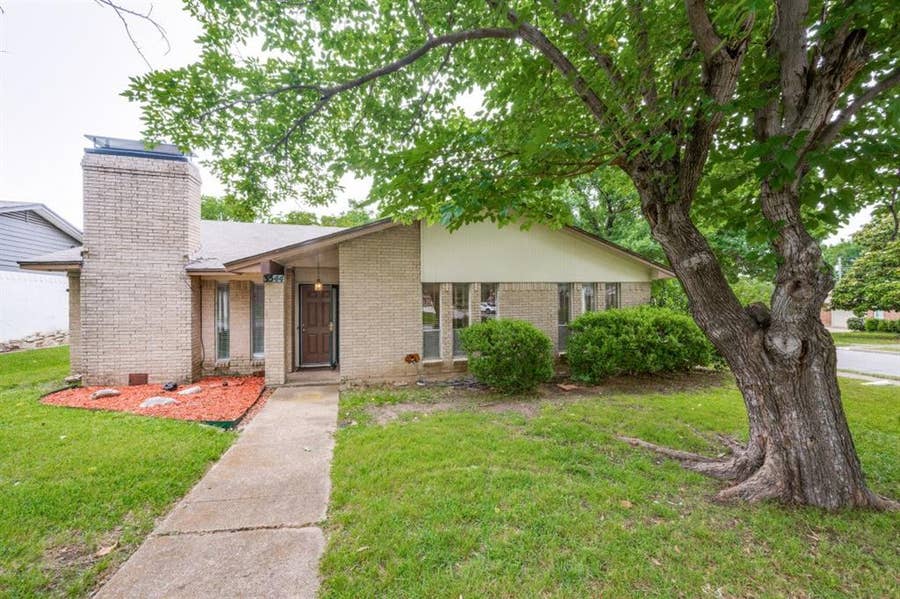 Property photo for 3544 Esplendor Avenue, Irving, TX