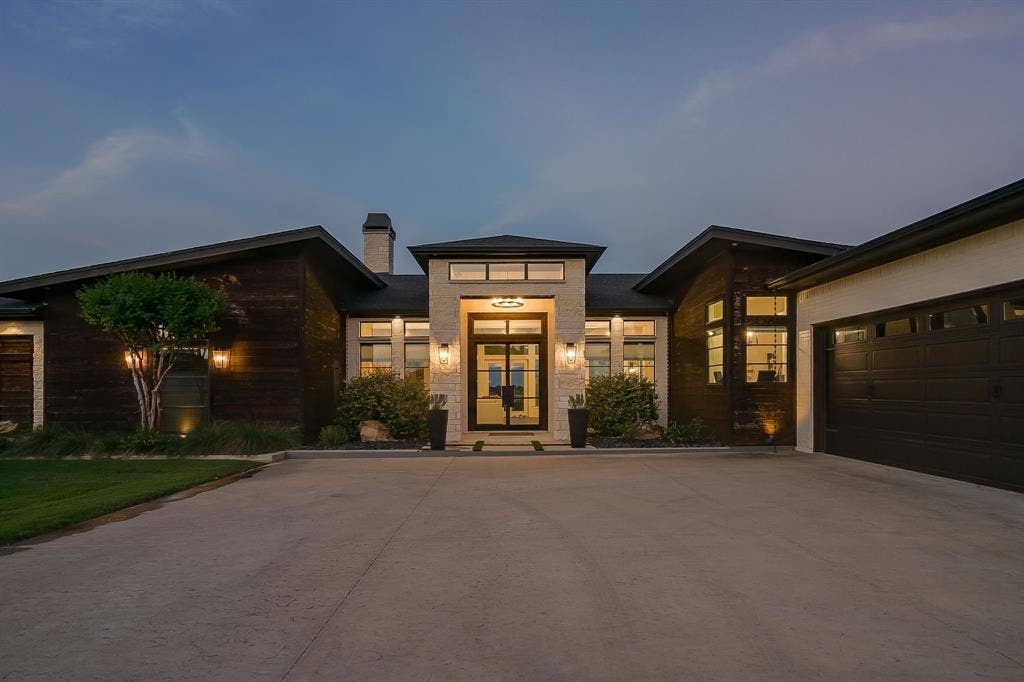 6372 Rigel Road, Godley, TX 76044 6372 Rigel Road, Godley, TX 76044