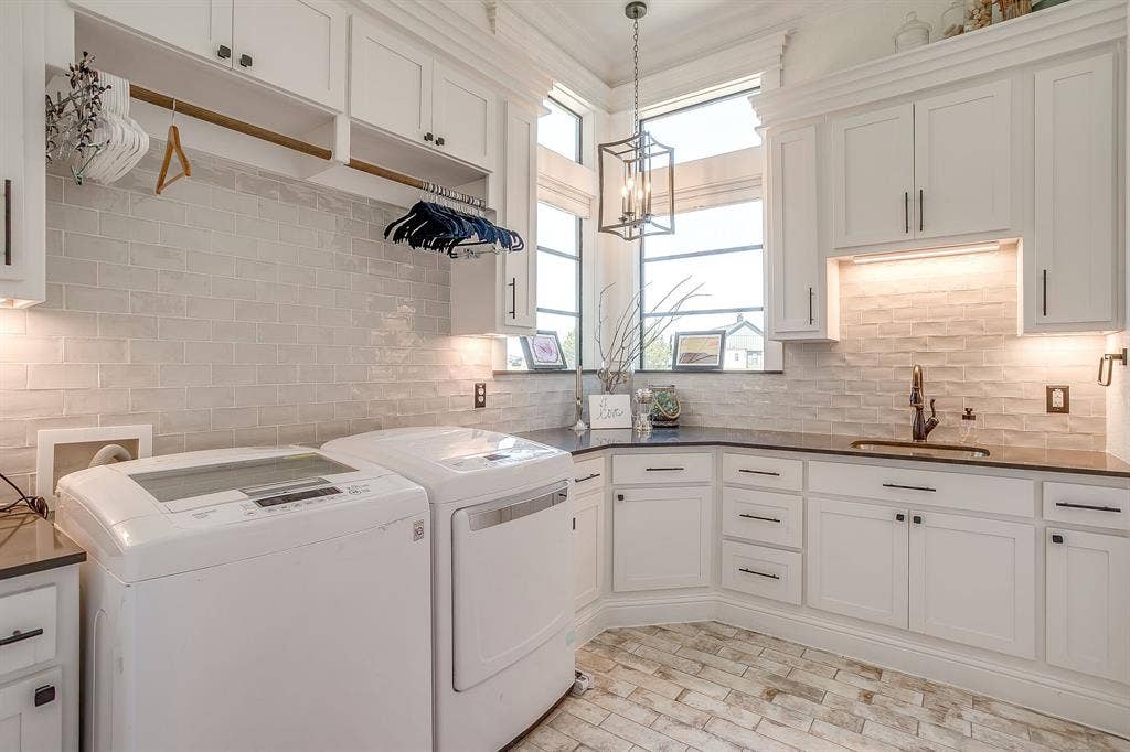 6372 Rigel Road, Godley, TX 76044 6372 Rigel Road, Godley, TX 76044
