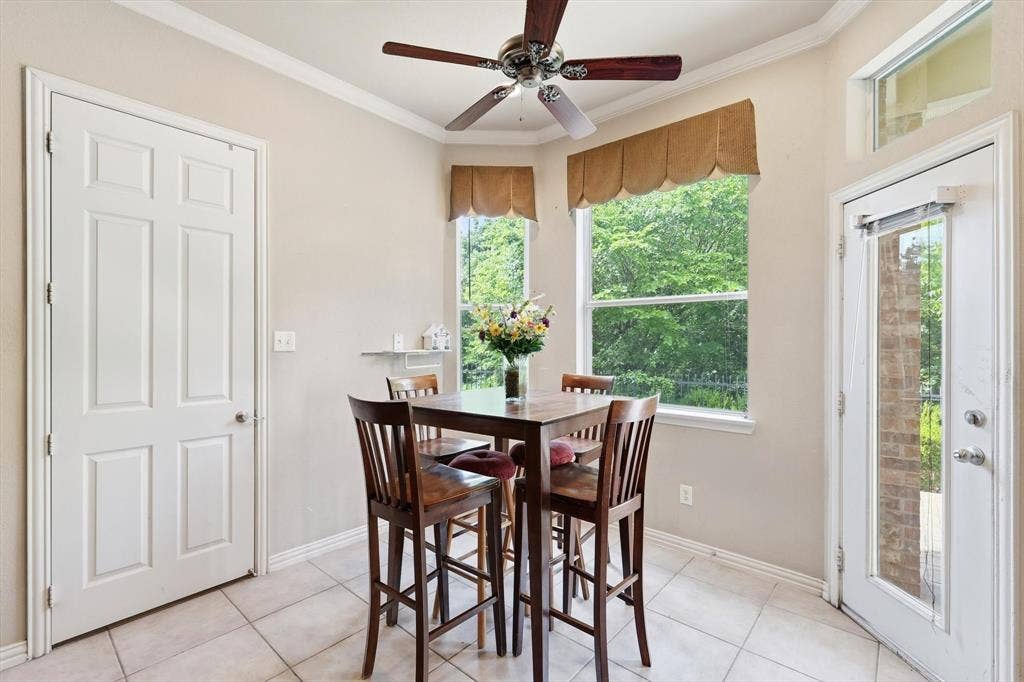 201 Fountainview Drive, Euless, TX 76039 Breakfast nook area features extensive built-ins.
