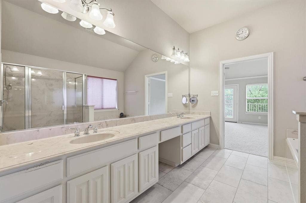 201 Fountainview Drive, Euless, TX 76039 Plenty of counterspace for all your bathroom essentials.
