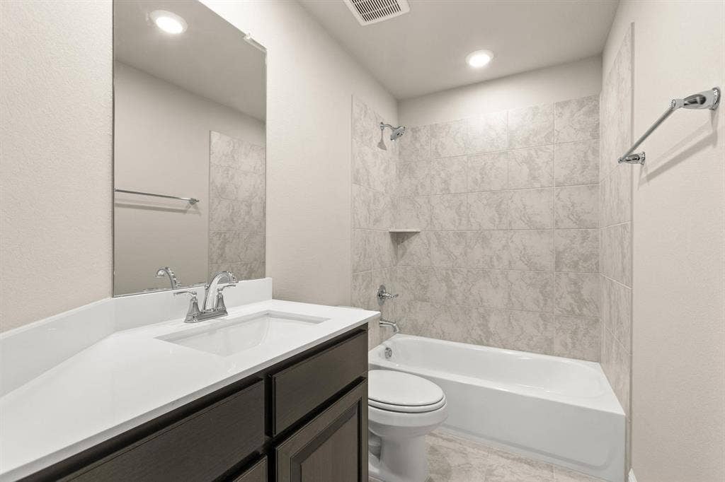 4381 Noble-Bathroom-1