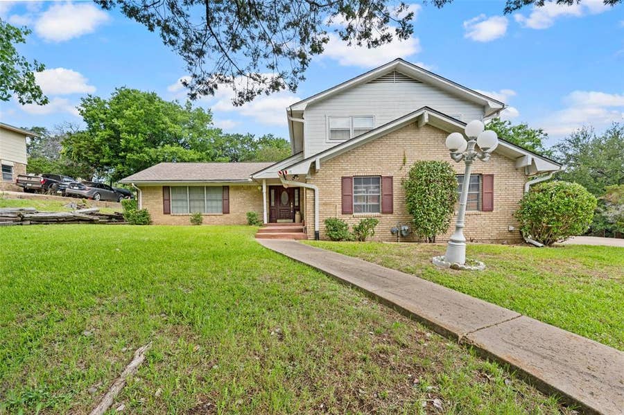Property photo for 9547 Brookhollow Drive, Woodway, TX