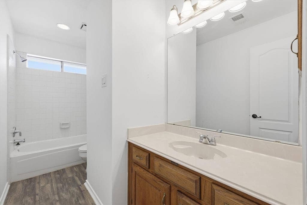1904 Brabant Drive, Plano, TX 75025 1904 Brabant Drive, Plano, TX 75025