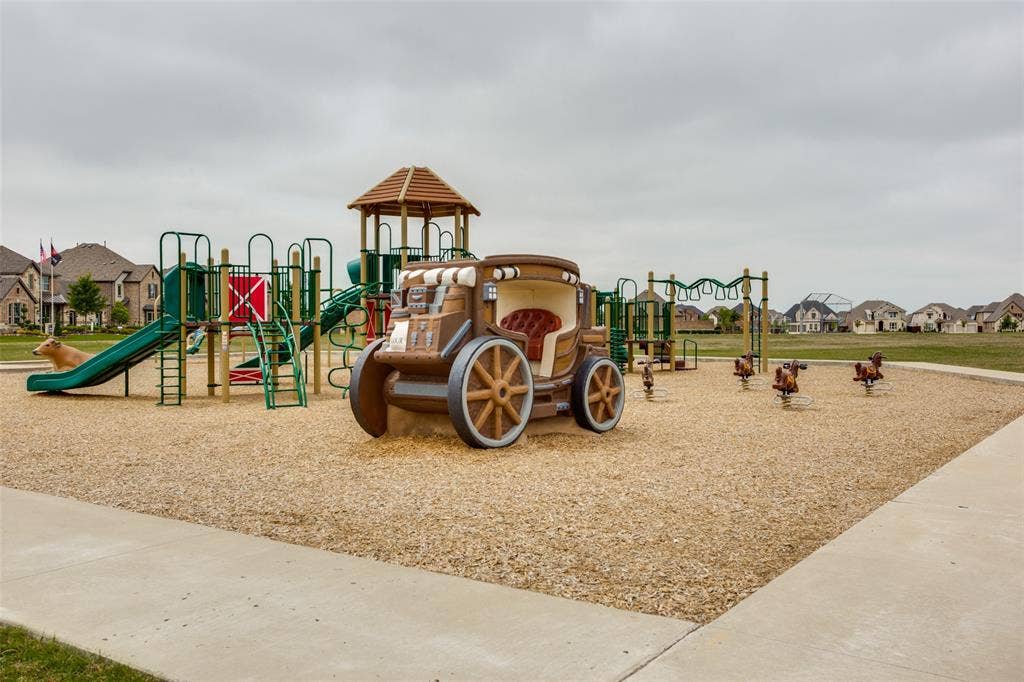 2811 Killdeer Trail, Prosper, TX 75078 Communal playground with a residential view