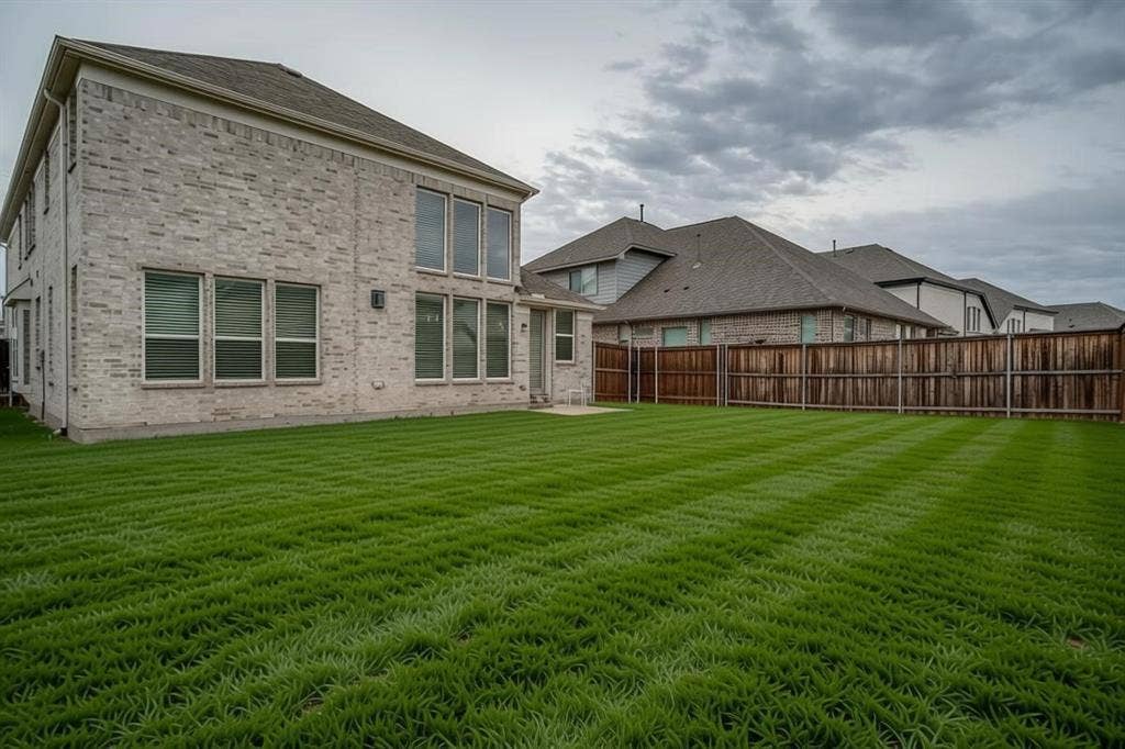 2811 Killdeer Trail, Prosper, TX 75078 Expansive green lawn with striped patterning