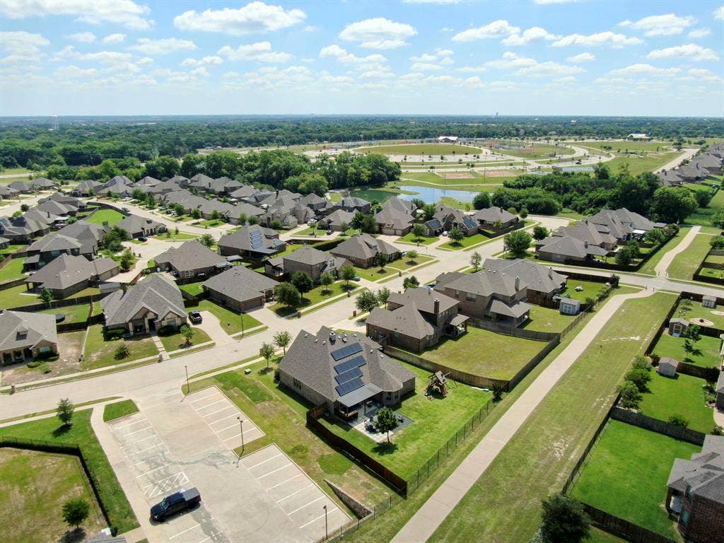 3205 Meadow Ridge Drive, Midlothian, TX 76065