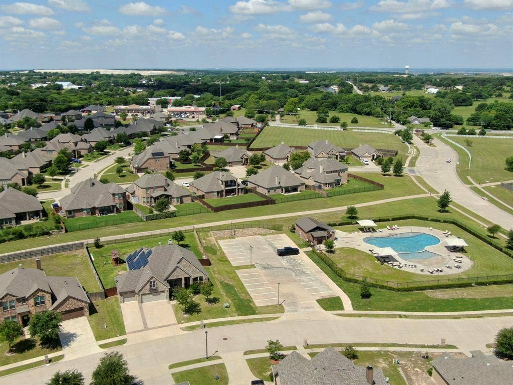 3205 Meadow Ridge Drive, Midlothian, TX 76065