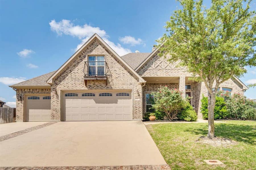 Property photo for 3205 Meadow Ridge Drive, Midlothian, TX