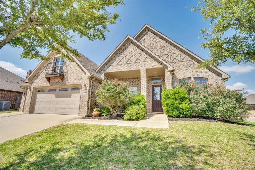 3205 Meadow Ridge Drive, Midlothian, TX 76065