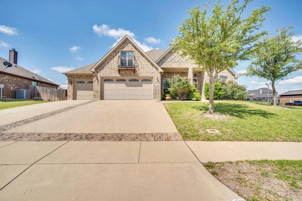 3205 Meadow Ridge Drive, Midlothian, TX 76065
