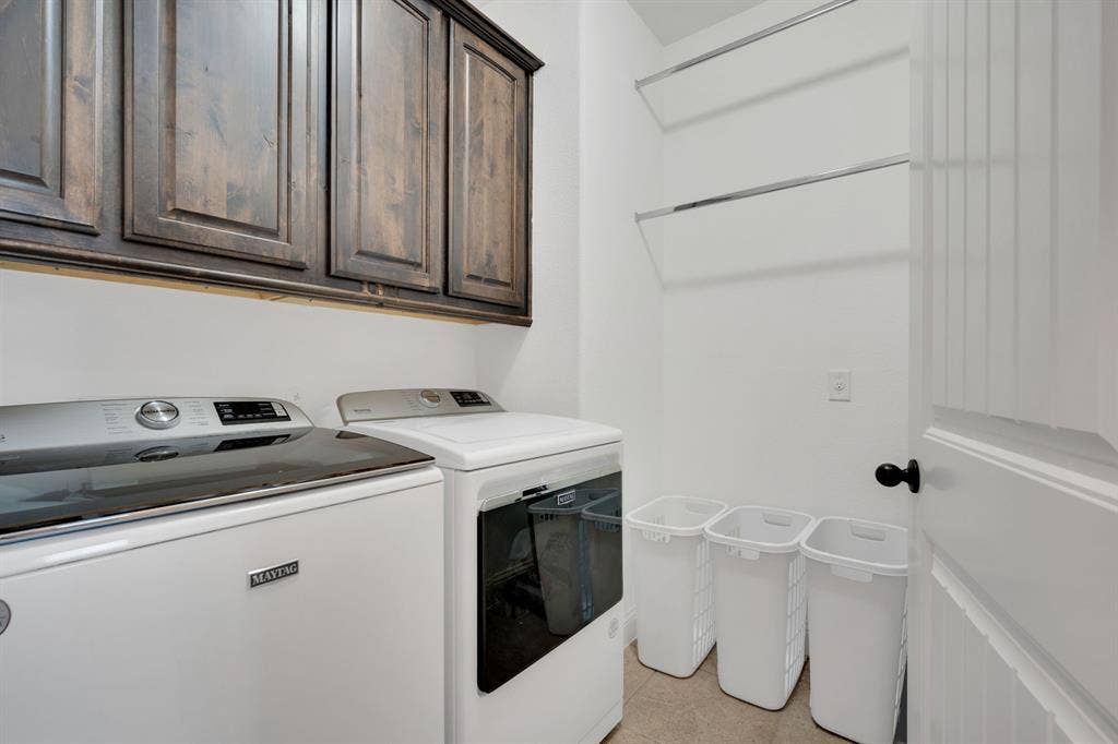 3205 Meadow Ridge Drive, Midlothian, TX 76065
