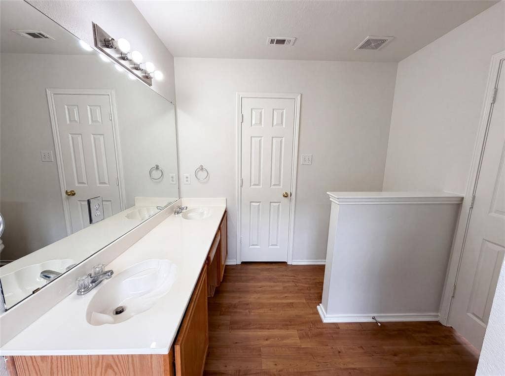 5432 Nuthatch Street, Dallas, TX 75236 5432 Nuthatch Street, Dallas, TX 75236