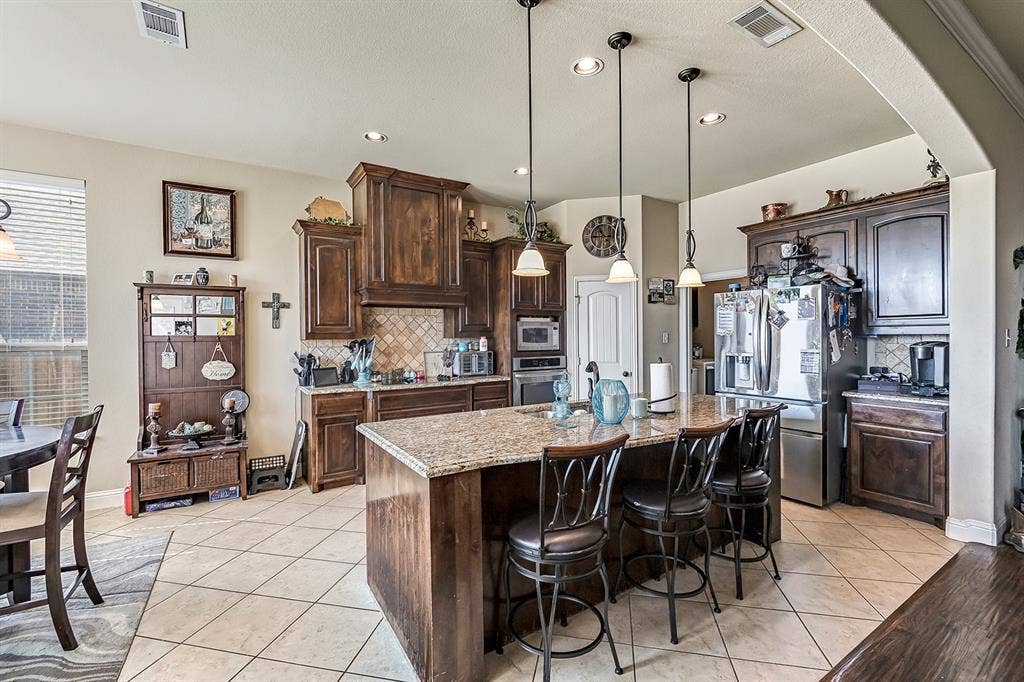 3206 Meadow Ridge Drive, Midlothian, TX 76065