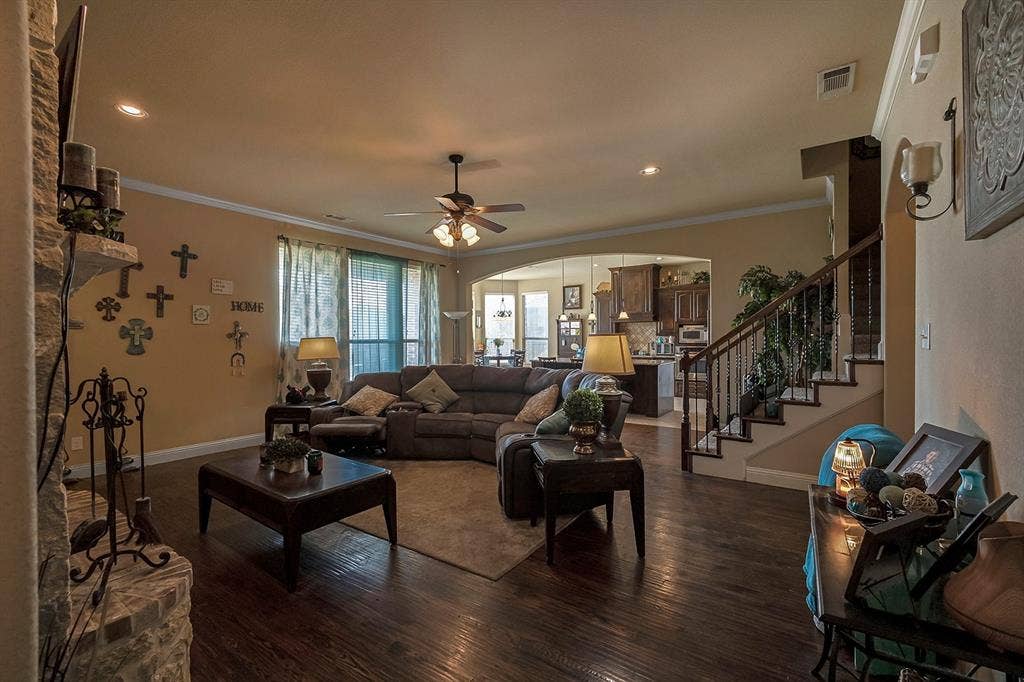 3206 Meadow Ridge Drive, Midlothian, TX 76065