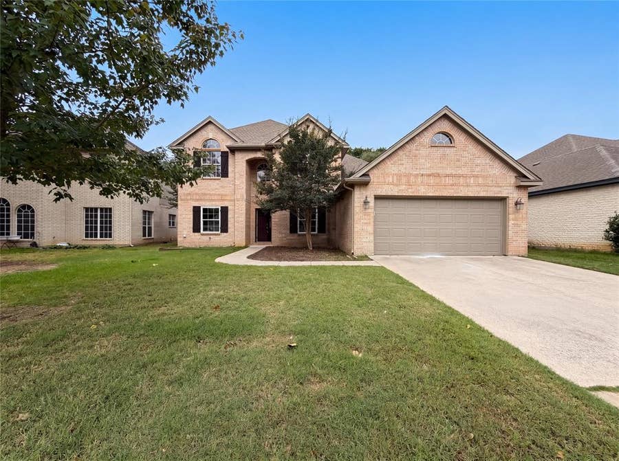 Property photo for 6218 Kingswood Drive, Arlington, TX