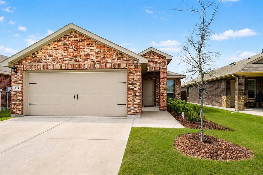 Property photo for 914 Sunrise Lane, Royse City, TX