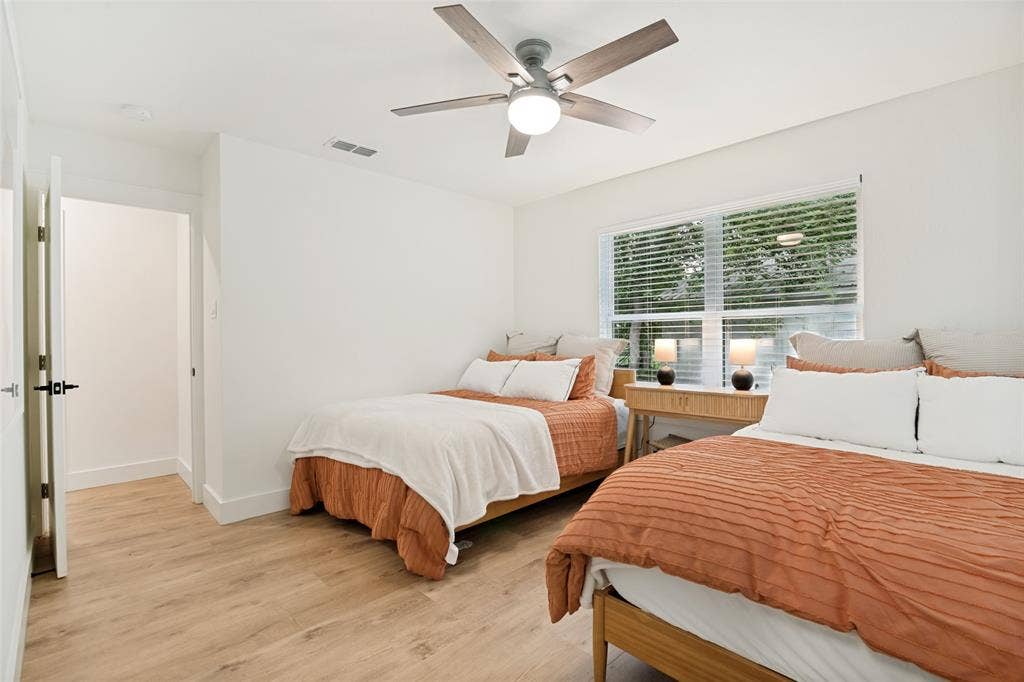 2578 Tanglewood Drive, Athens, TX 75752 Guest bedroom