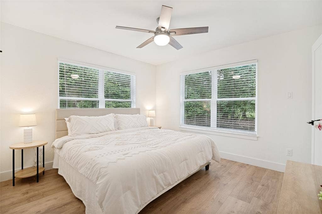 2578 Tanglewood Drive, Athens, TX 75752 En-suite bedroom
