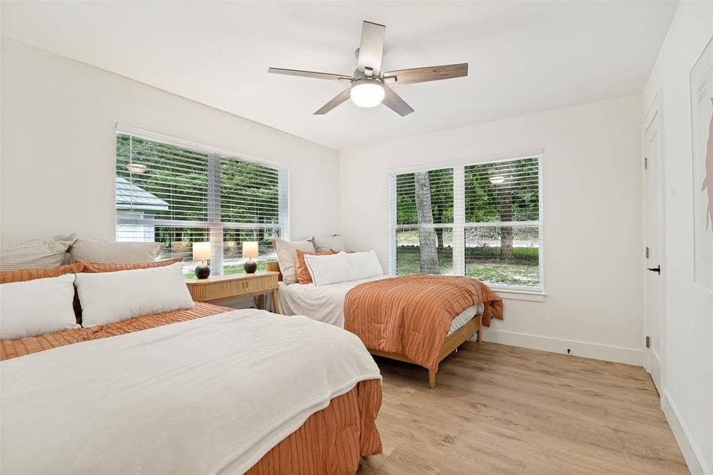 2578 Tanglewood Drive, Athens, TX 75752 Guest bedroom