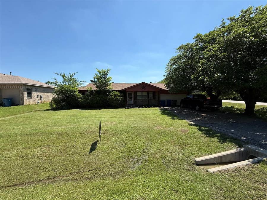 Property photo for 300 Linda Street, Roanoke, TX