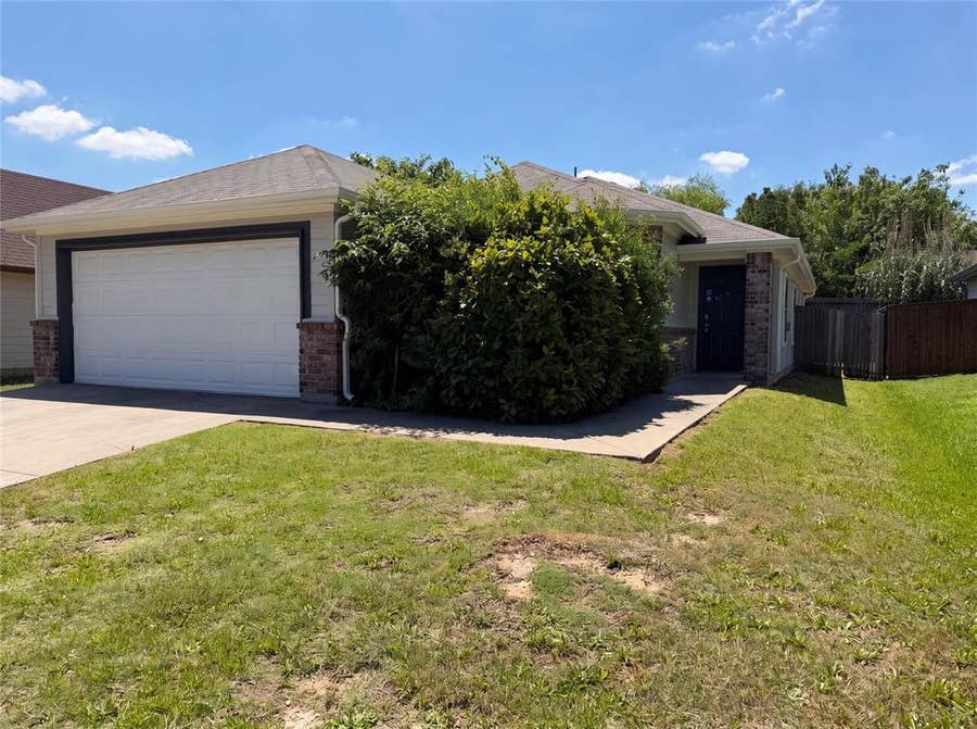 Property photo for 2824 Saint Bernard Drive, Dallas, TX