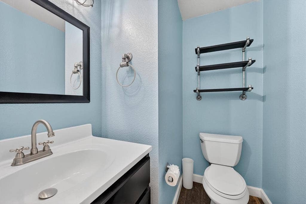 7912 White Stallion Trail, McKinney, TX 75070 Half Bath Down