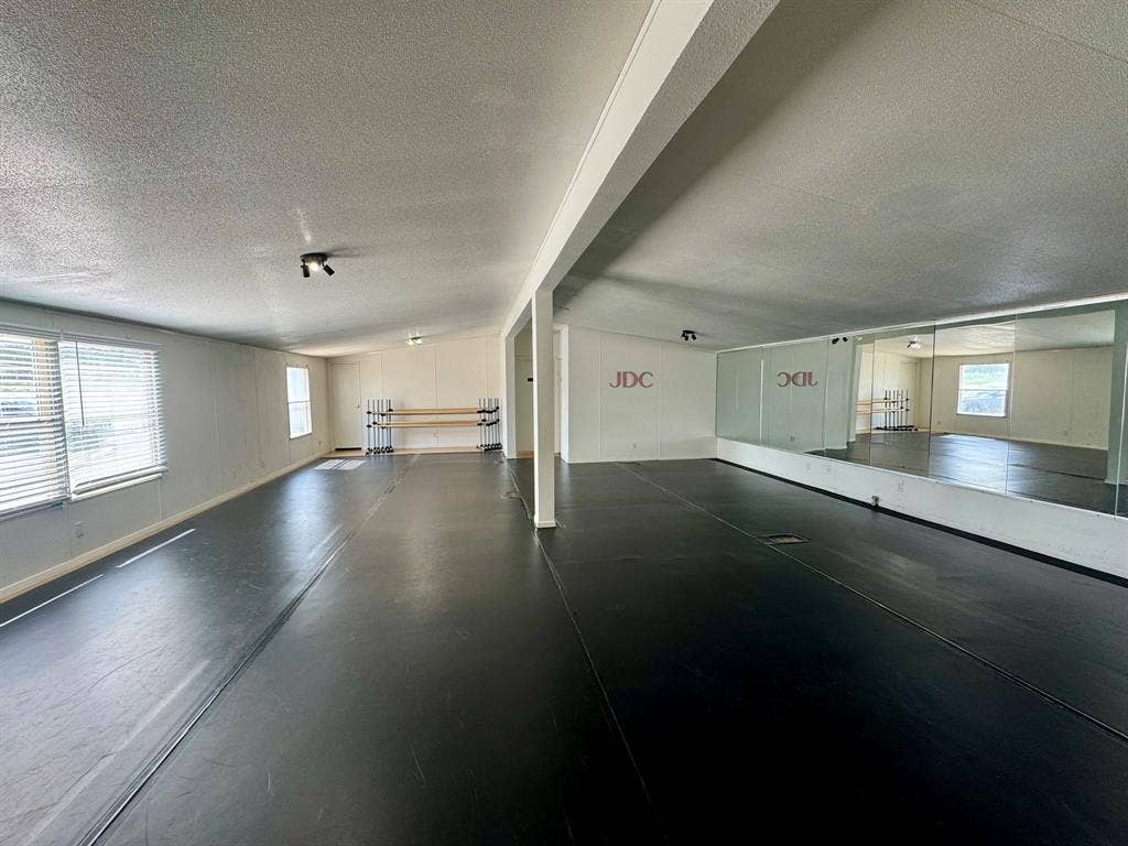 3001 E Hwy 199, #105, Springtown, TX 76082 3001 E Hwy 199, #105, Springtown, TX 76082