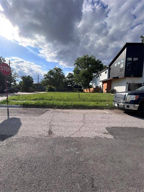 Property photo for 2501 Birmingham Avenue, Dallas, TX