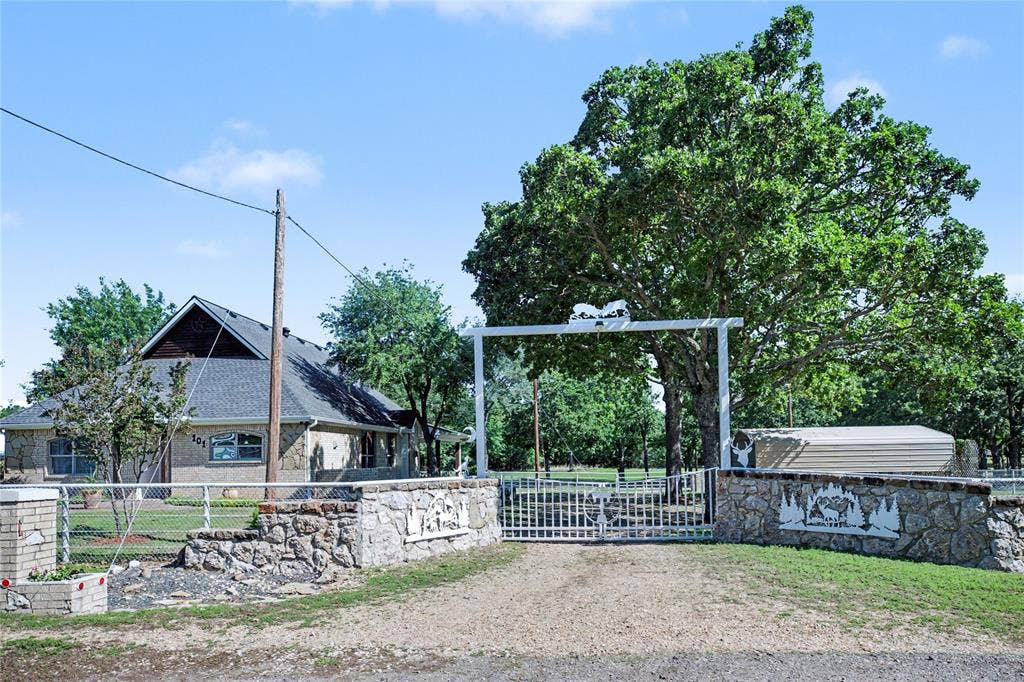 101 Friendship Circle, West Tawakoni, TX 75474 101 Friendship Circle, West Tawakoni, TX 75474