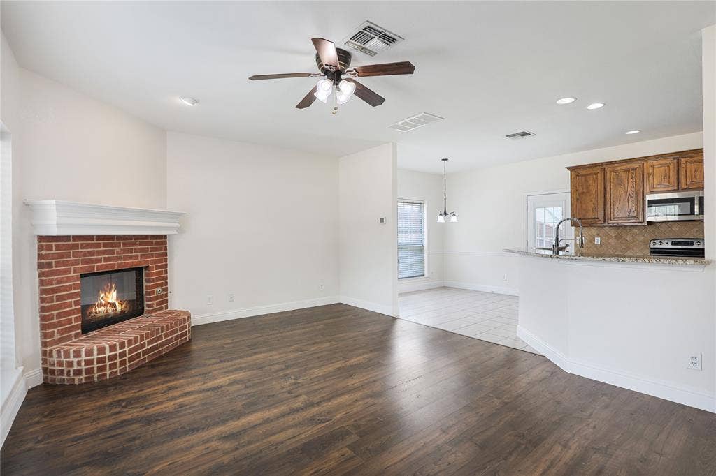 11317 Canoe Road, Frisco, TX 75035 11317 Canoe Road, Frisco, TX 75035