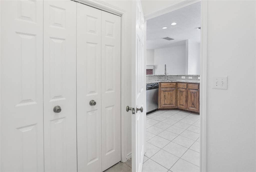 11317 Canoe Road, Frisco, TX 75035 AND LARGE PANTRY!