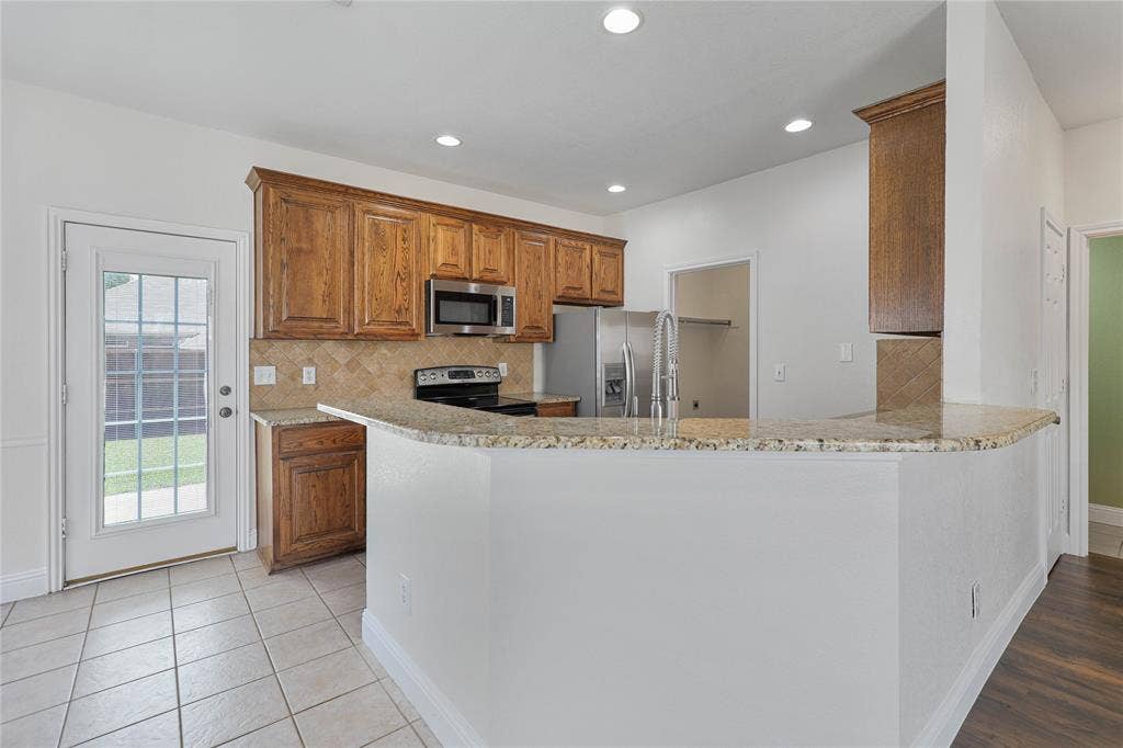 11317 Canoe Road, Frisco, TX 75035 11317 Canoe Road, Frisco, TX 75035