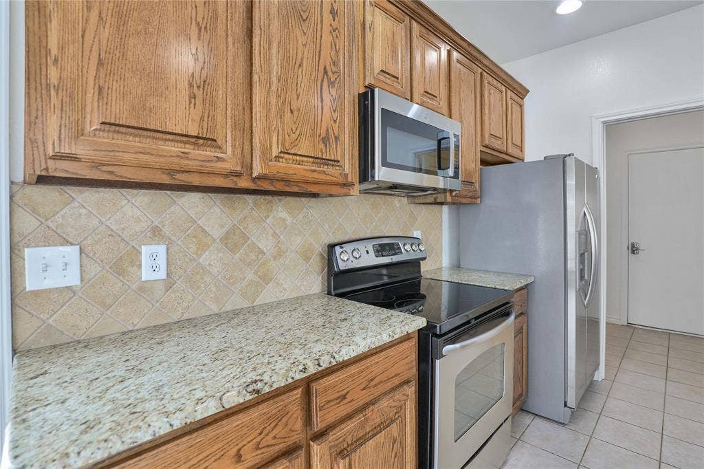 11317 Canoe Road, Frisco, TX 75035 11317 Canoe Road, Frisco, TX 75035