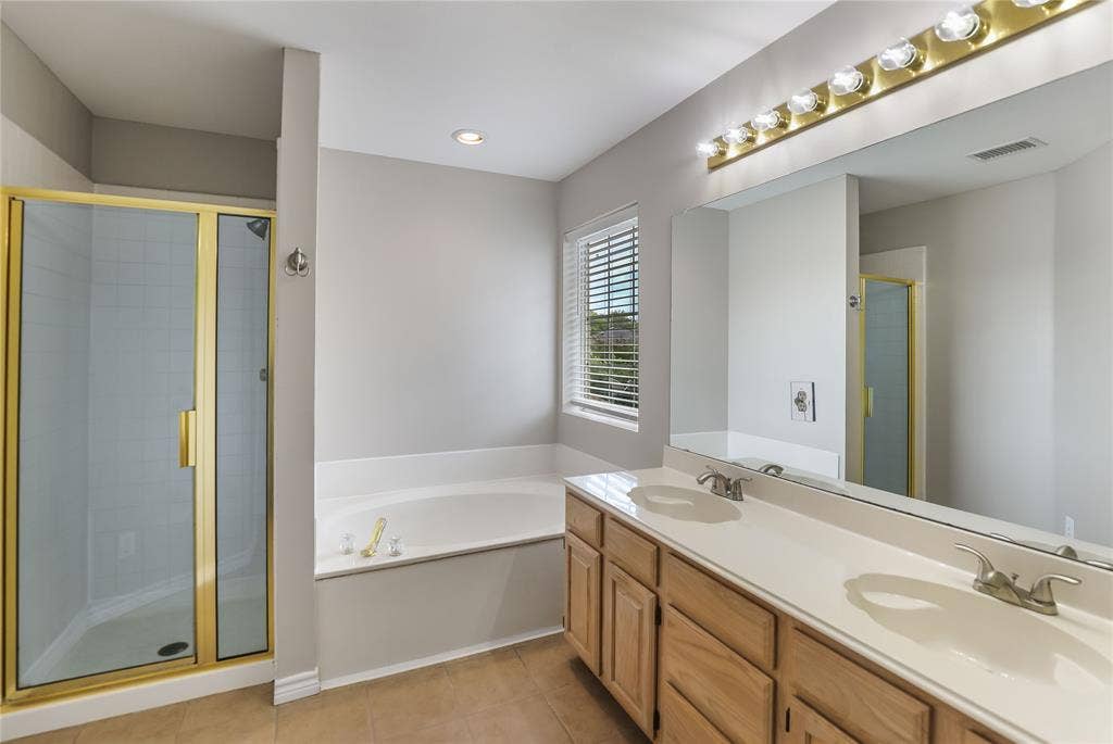 11317 Canoe Road, Frisco, TX 75035 11317 Canoe Road, Frisco, TX 75035