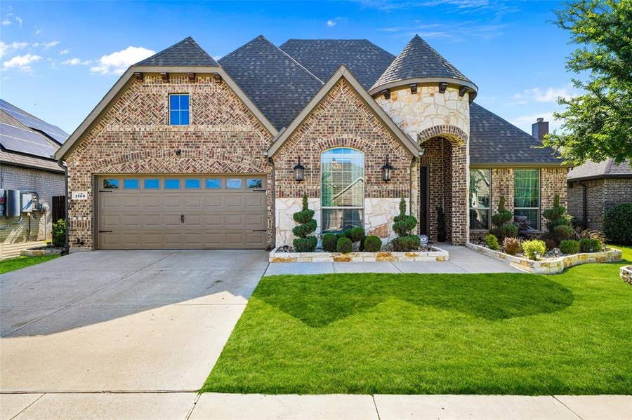 Property photo for 1568 Retreat Road, Waxahachie, TX