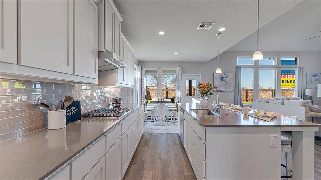 6869 BRAHMAN Drive, Arlington, TX 76001 6869 BRAHMAN Drive, Arlington, TX 76001