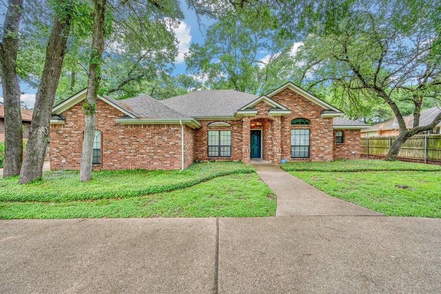 Property photo for 3208 Park Lake Drive, Waco, TX