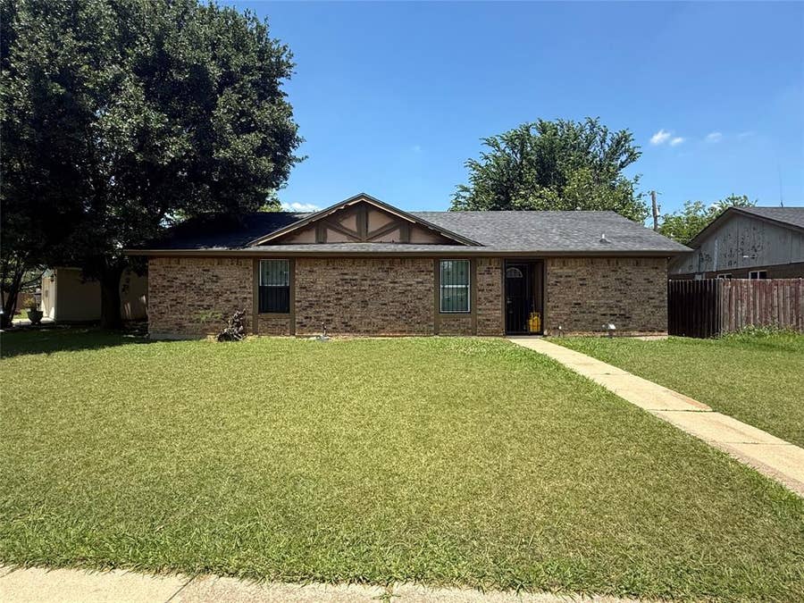 Property photo for 10611 Tandem Trail, Dallas, TX