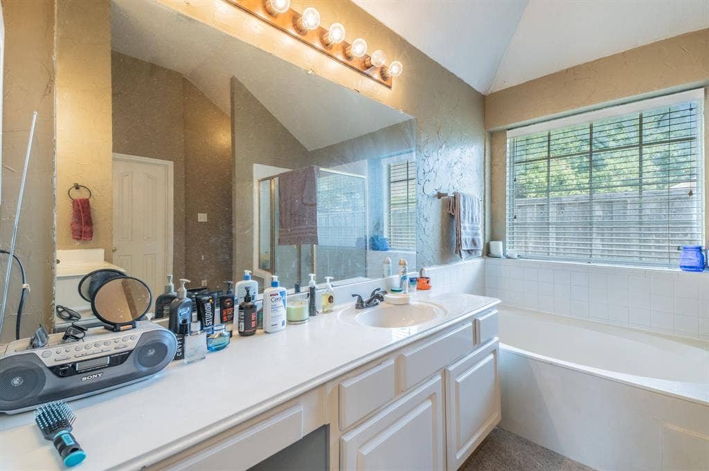 5022 Sandestin Court, Garland, TX 75044 5022 Sandestin Court, Garland, TX 75044