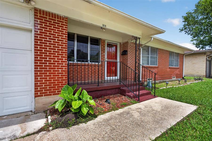 Property photo for 1619 Longview Street, Mesquite, TX