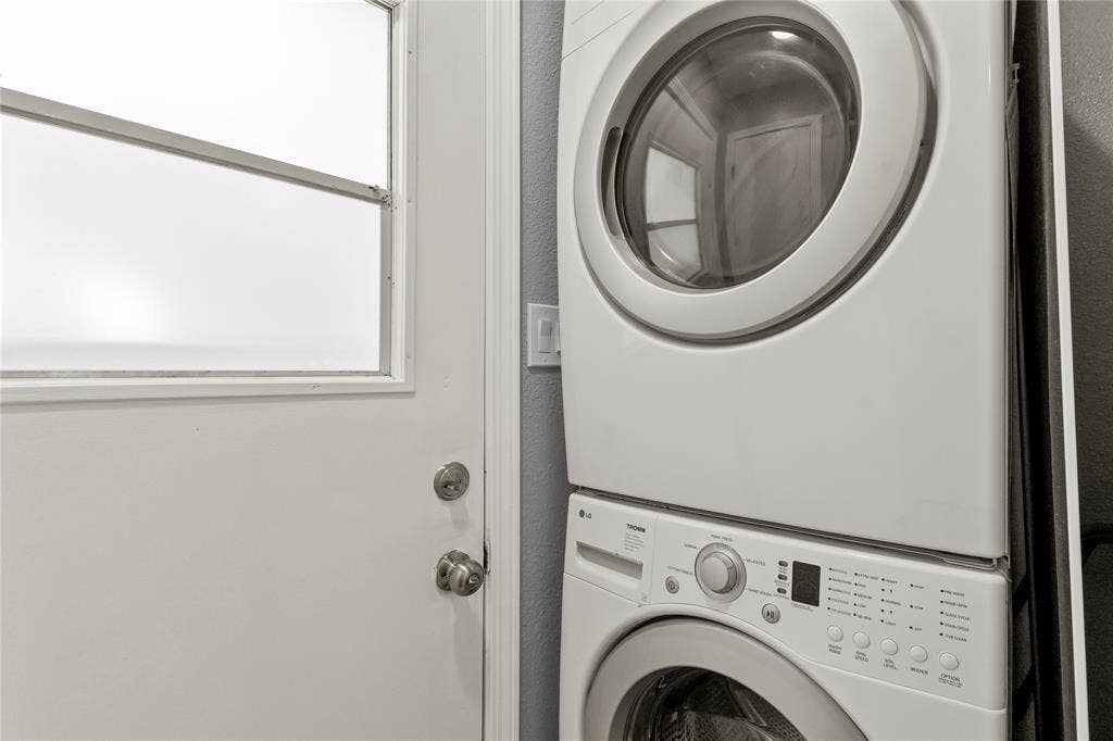 6001 Melba Drive, Malakoff, TX 75148 Stackable Washer & Dryer space in Guest Bathroom w/ Exterior Door