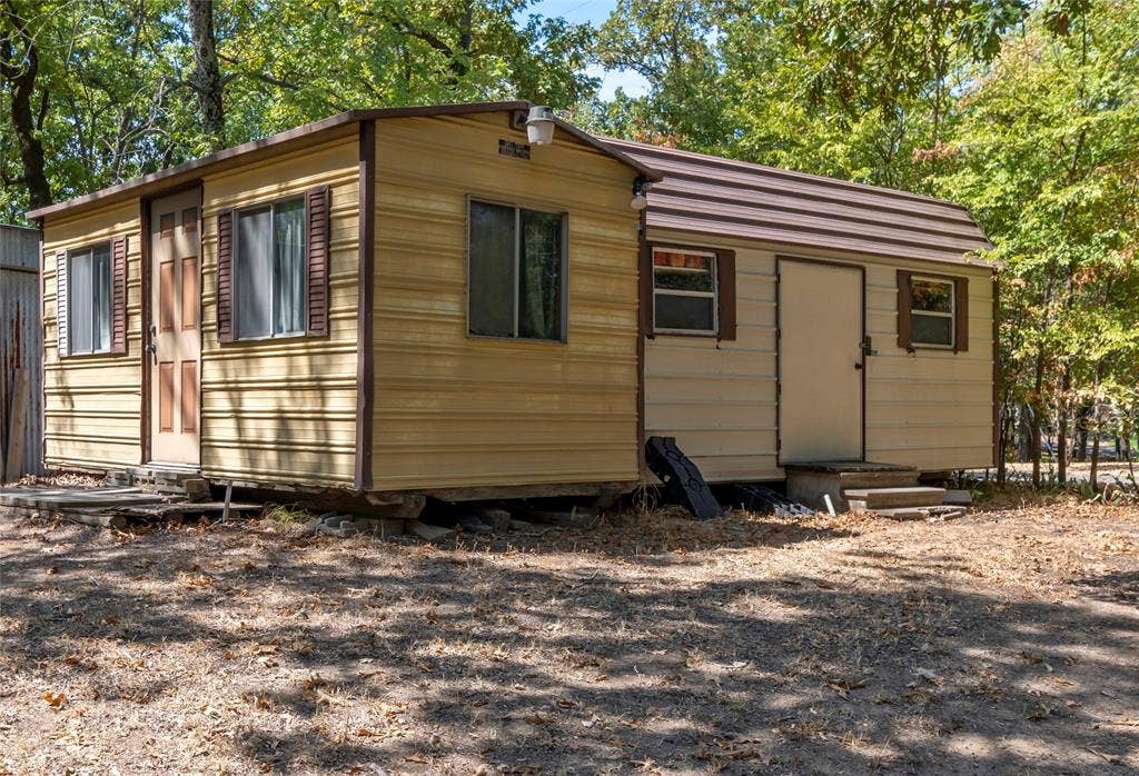 6001 Melba Drive, Malakoff, TX 75148 Two storage sheds