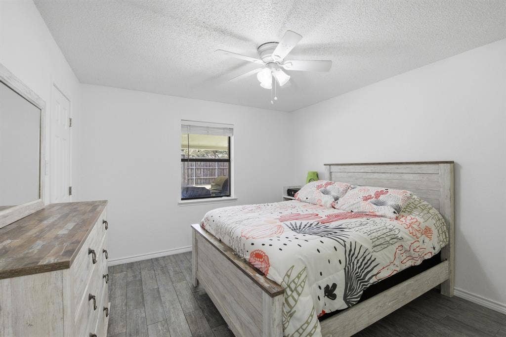 1211 Meadowview Drive, Euless, TX 76039 1211 Meadowview Drive, Euless, TX 76039