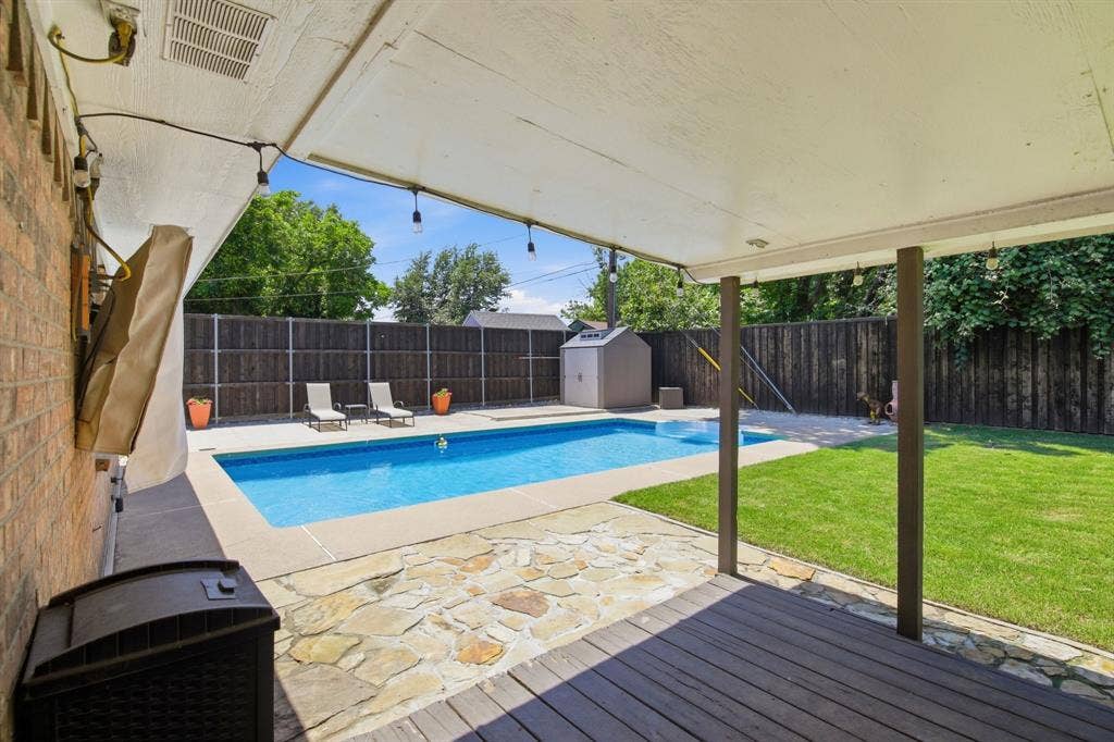 1211 Meadowview Drive, Euless, TX 76039 1211 Meadowview Drive, Euless, TX 76039