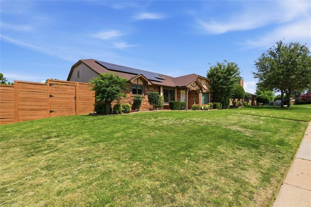 933 Purcell Drive, Plano, TX 75025 933 Purcell Drive, Plano, TX 75025